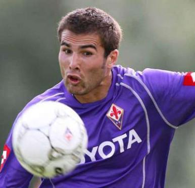 Mutu pare tentat să plece de la Fiorentina