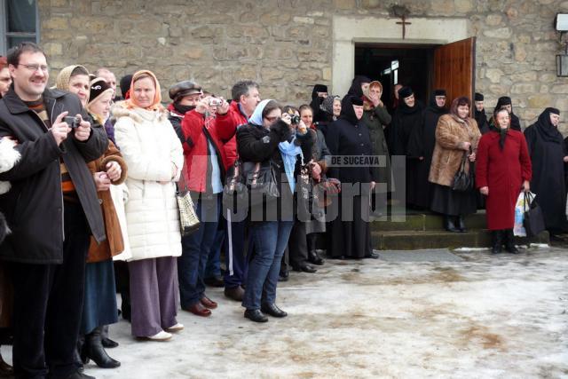 Turistiisi si maicile au primit uratori