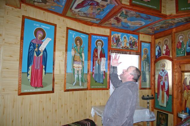 Dumitru Buceac a pus suflet, bani şi mult efort pentru renovarea bisericii din satul natal