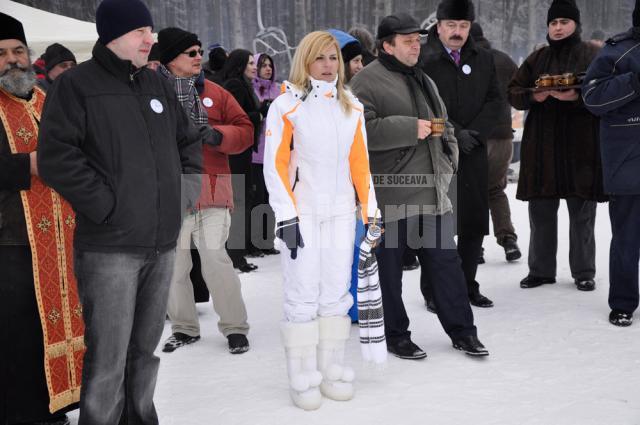 Turism: Udrea şi Vlădescu au inaugurat pârtia de schi din Gura Humorului