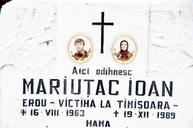 Suceveanul Ioan Mariuţac odihneşte în cimitirul din Milişăuţi, sub un monument de marmură albă