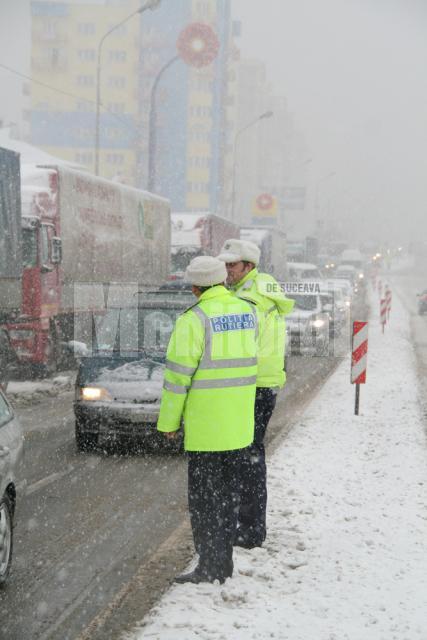 Serviciul de Poliţie Rutieră Suceava organizează la fiecare sfârşit de săptămână controale în trafic
