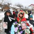 Copiii din sat au participat şi ei la înmormântare