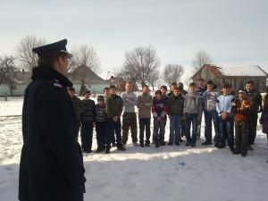 ISU Suceava a demarat o campanie de instruire a elevilor şi cadrelor didactice din judeţ cu privire la cutremure şi incendii