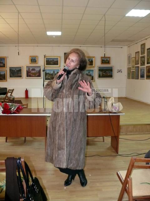 Peste 150 de doamne şi domnişoare au fost invitate de primarul municipiului Fălticeni, Vasile Tofan, pentru a petrece ziua de 8 martie în compania Sofiei Vicoveanca