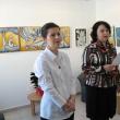 Ana Maria Ovadiuc şi Cristina Lauric prezentând expoziţia
