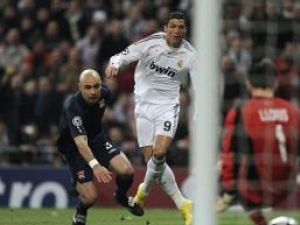 Real Madrid a fost învinsă de Olympique Lyon şi a pierdut calificarea în fazele superioare ale Ligii Campionilor
