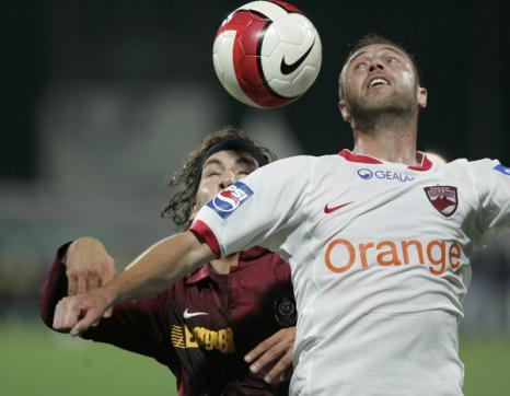 Meciul dintre CFR Cluj şi Dinamo poate lămuri o serie de necunoscute, sau poate încurca şi mai mult campionatul
