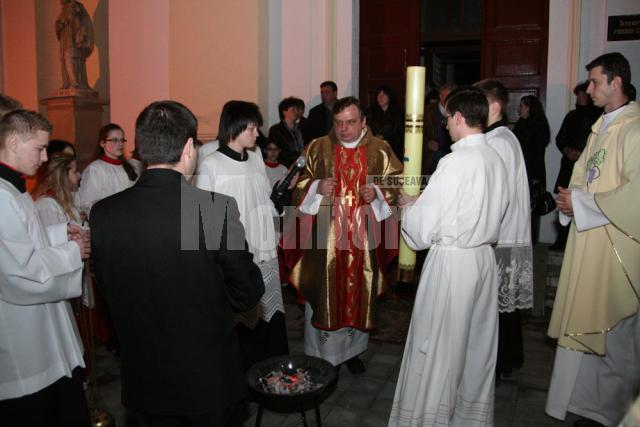 Preotul paroh Stefan Babiaş, anul trecut la slujba de Înviere