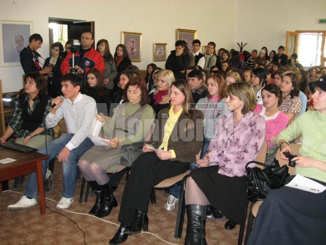 Participanţi la cea de-a II-a ediţie a manifestării Personalităţi feminine româneşti
