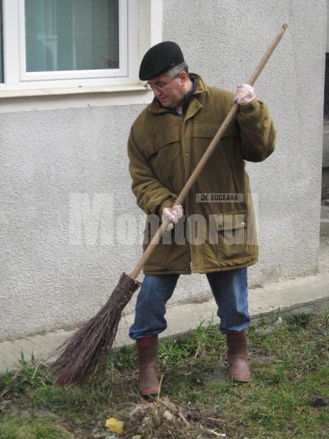 Ion Lungu a dat startul curăţeniei de primăvară în cartierele Sucevei