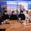 Elena Udrea şi stareţele mănăstirilor Dragomirna, Suceviţa şi Moldoviţa au semnat, ieri, contractele de finanţare pentru proiectele europene prin care cele trei lăcaşuri de cult vor fi restaurate cu fonduri europene