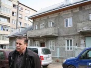 Viceprimarul Viorel Seredenciuc s-a deplasat ieri la cele două case dintre blocuri