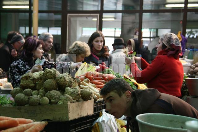 În Vinerea Mare a Paştilor, pieţele agro-alimentare din Suceava au fost pline ochi