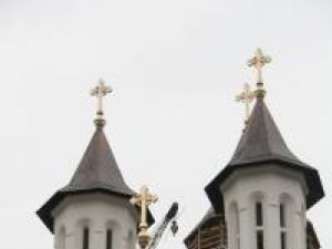 Unic în Bucovina: 13 clopote muzicale intonează „Hristos a Înviat” la Catedrala „Naşterea Domnului”