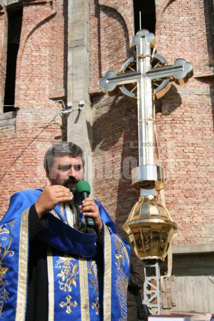 Preotul Petru Argatu, parohul Catedralei Naşterea Domnului Suceava