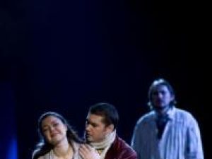 Ascensiune: Din Mălini, pe marile scene ale operei