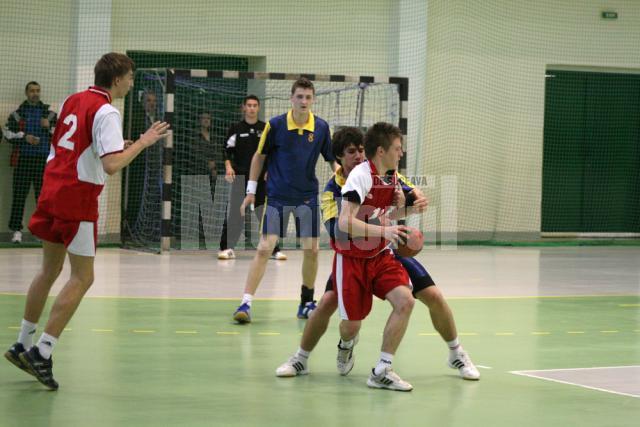 Handbal, juniori II: Sucevenii s-au impus lejer în faţa principalei contracandidate la turneul semifinal