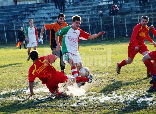 Lupta pentru evitarea retrogradării a devenit acerbă. Foto: Dan Filipciuc
