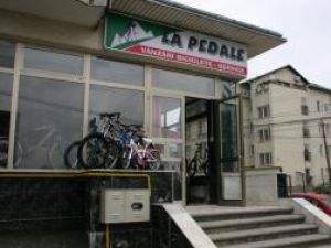 Magazinul „La pedale” oferă biciclete pentru copii, tineri şi adulţi