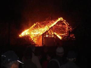 Incendiul a fost provocat de doi minori din Marginea
