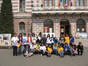 La Fălticeni s-au desfăşurat mai multe acţiuni de încurajare a voluntariatului în rândul tinerilor