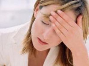 Persoanele stresate acuză şi dureri de cap, stomac sau spate, fără a exista o cauzalitate. Foto: ZEFA