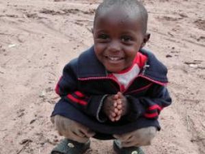 Viaţa grea pe care o duc copiii din Tanzania i-a mobilizat pe elevii clasei a VII-a E de la şcoala 3 la o acţiune de strângere de fonduri