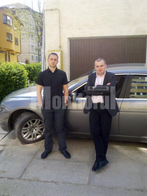Adrian Grigoruţă, ajutat de un prieten, Andrei Stan, student la Facultatea de Drept, a formulat plângere în instanţă, contestând legalitatea taxei