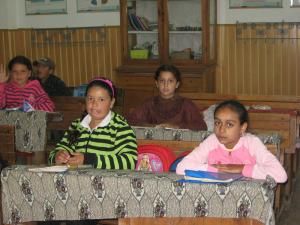 Şcolarizare: Aproape 300 de locuri de admitere în clasa a IX-a pentru romii din judeţ