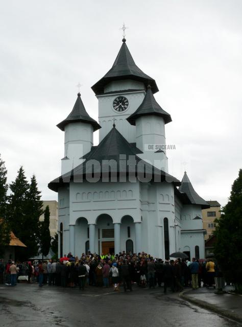 Biserica „Adormirea Maicii Domnului” din Fălticeni a fost ridicată în prima jumătate a secolului al XIX-lea