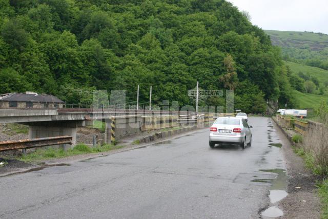 Podul peste raul Moldova, intre Gura Humorului si Bucsoaia, un pericol public