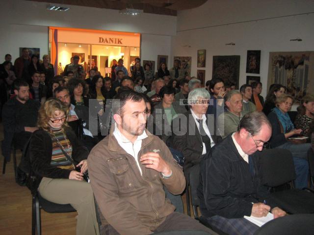 Public participant la lansarea cărţii „Daruri duhovniceşti”