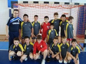 Elevii antrenaţi de Răzvan Bernicu s-au calificat la turneul final de mini-handbal