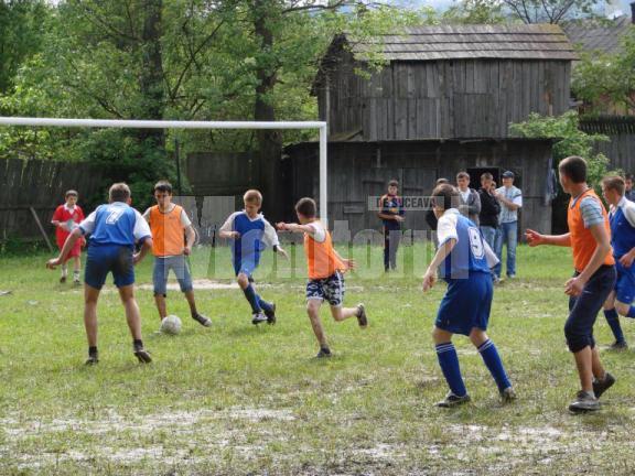 Competiţie: Festivalul „Zilele Sportului Şcolar” a adunat la Putna peste 700 de elevi