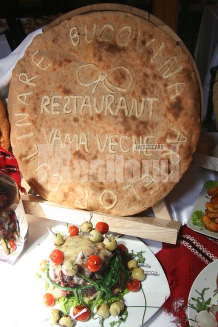 Curs de formare: Expoziţie de preparate culinare realizată de 24 de bucătari, la „Vama Veche”