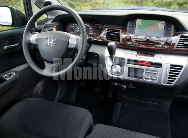 Honda FR-V