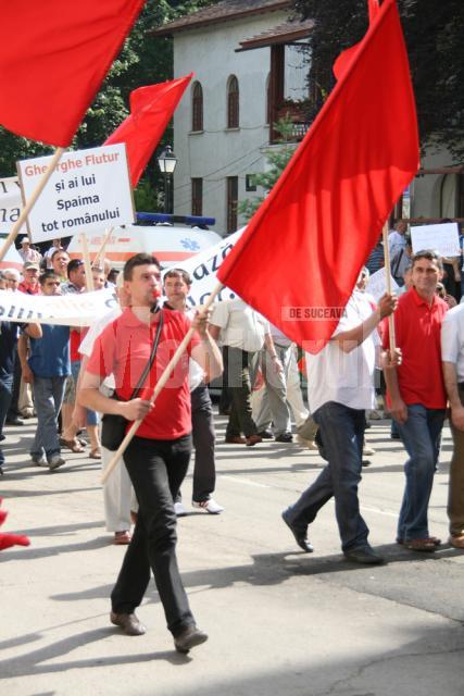 Sâmbătă: Circa 1.500 de suceveni şi-au strigat „amarul şi oful”, în faţa Prefecturii Suceava
