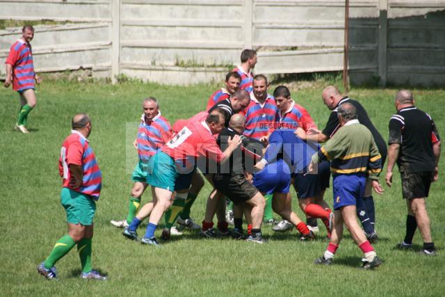 Old-boys: Foştii rugbyşti din Suceava şi Paşcani s-au reîntâlnit în terenul de joc