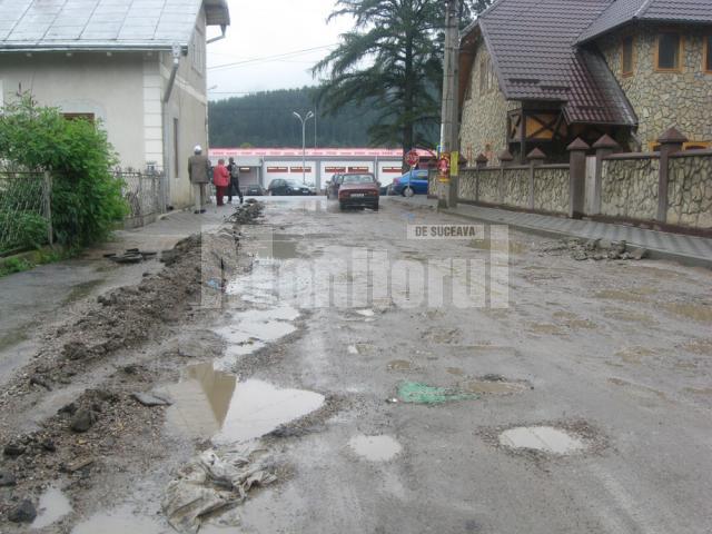 Strada Randunicii, departe si de standardul unei ulite