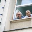 „Sinucidere” cu spectatori: Circ la Spitalul Judeţean, cu un bărbat care ameninţa că se aruncă de la etaj