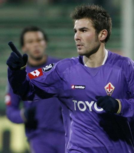 Atacantul Adrian Mutu mai are contract cu Fiorentina până în 2012