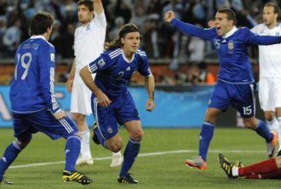 Reprezentativa Argentinei este prima calificată în optimile Cupei Mondiale din Africa de Sud cu maxim de puncte