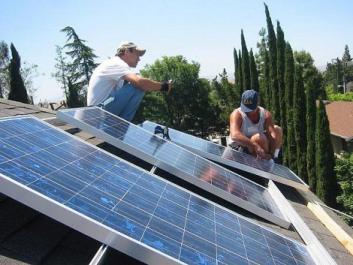 Judeţul Suceava va beneficia de o finanţare de 3,49 de milioane de lei prin programului de instalare a sistemelor de încălzire care utilizează energie regenerabilă, intitulat „Casa Verde”