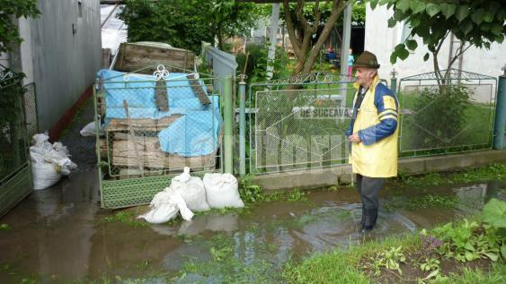 Precipitaţiile deosebit de abundente din cursul zilei de luni au afectat şi municipiul Rădăuţi