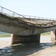 Repercusiuni: Rute ocolitoare foarte lungi şi trafic greu spre Suceava după distrugerea podului de la Vereşti