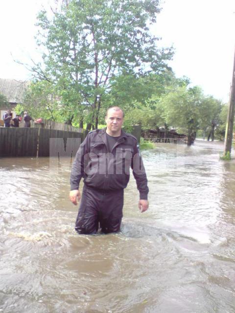 Mircea Bodnariuc, unul din jandarmii care a intervenit la casele inundate de la Grămeşti