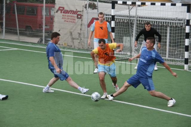 Fotbal pe teren redus: Campionatul Mondial de Fotbal Suceava 2010 a debutat în forţă