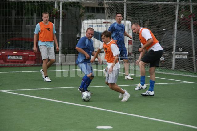 Fotbal pe teren redus: Campionatul Mondial de Fotbal Suceava 2010 a debutat în forţă