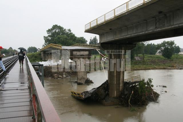 Infrastructură: Refacerea podului din Dorneşti costă peste două milioane de euro